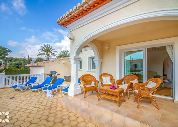 Villa La Paloma Blanca By Abahana Casas de Torrat