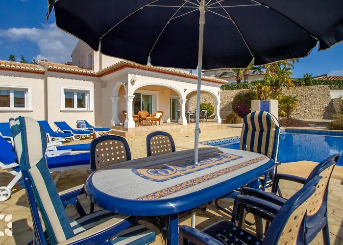 Villa La Paloma Blanca By Abahana *