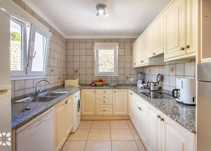 La Paloma Blanca By Abahana Casas de Torrat