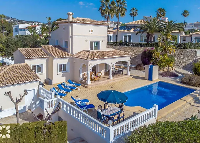 La Paloma Blanca By Abahana Casas de Torrat