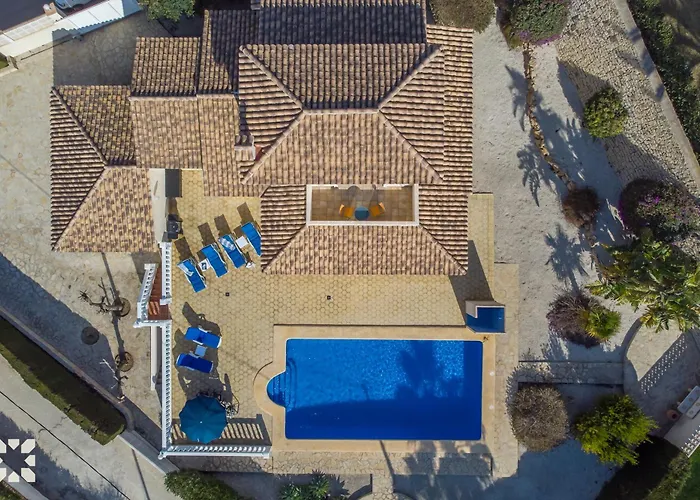 Villa La Paloma Blanca By Abahana *