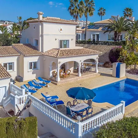 La Paloma Blanca By Abahana Κάλπε