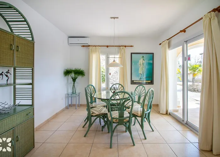 La Paloma Blanca By Abahana Casas de Torrat